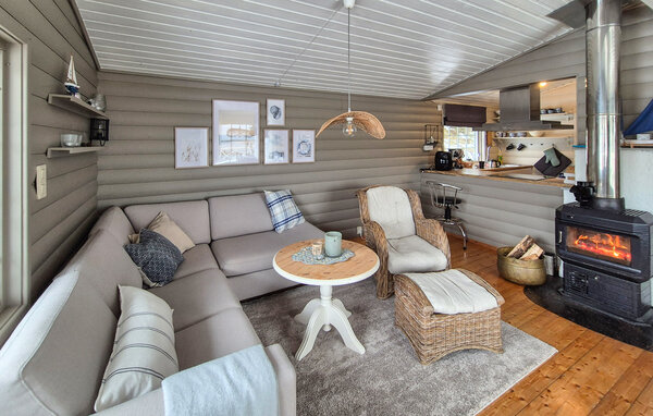 Semesterhus - Borgundøy , Norge - N18737 3