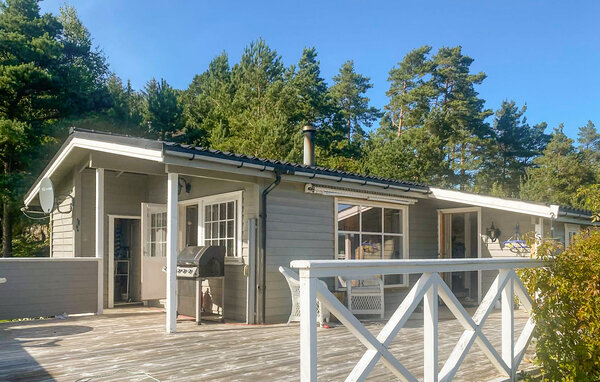 Semesterhus - Borgundøy , Norge - N18737 81