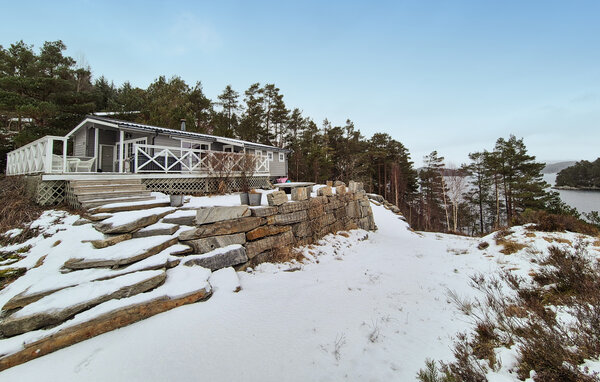 Semesterhus - Borgundøy , Norge - N18737 1