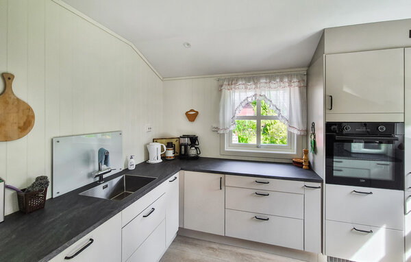 Holiday Home - Eikelandsosen , Norway - N20479 401