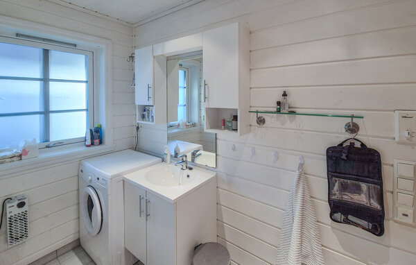 Holiday Home - Eivindvik/Ytre Sogn , Norway - N21123 703