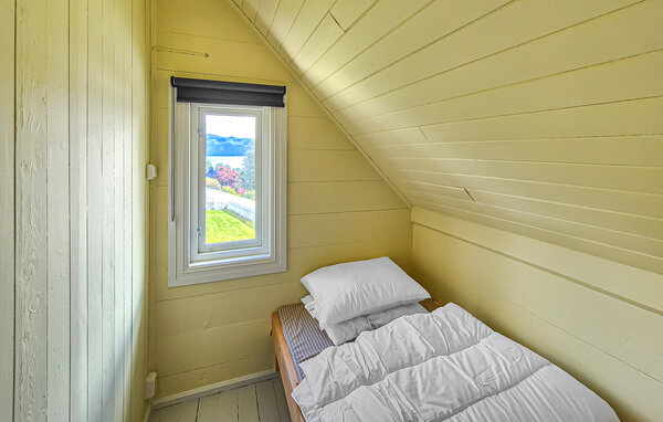 Holiday Home - Holmedal , Norway - N24123 605