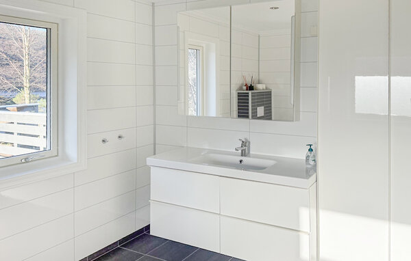 Holiday Home - Kvammen/Askvoll , Norway - N24126 702