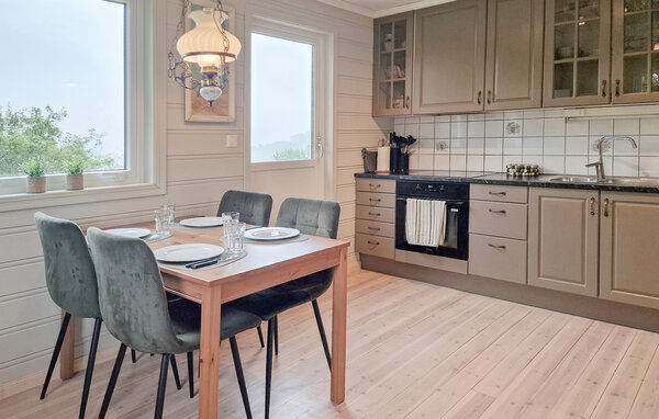 Semesterhus - Tansøy / Florø , Norge - N24130 5