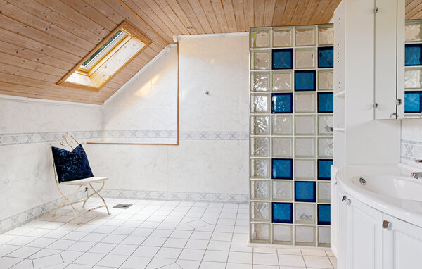 Holiday Home - Selje , Norway - N25069 702