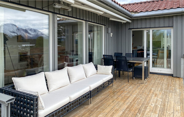 Semesterhus - Ålesund , Norge - N27322 2