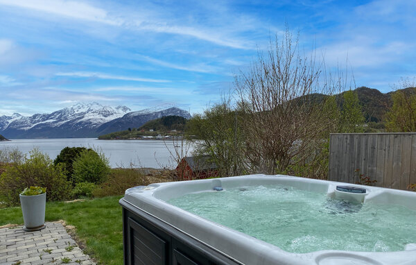 Semesterhus - Ålesund , Norge - N27322 11