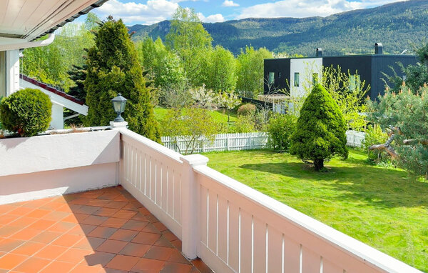 Semesterhus - Ålesund , Norge - N27323 101