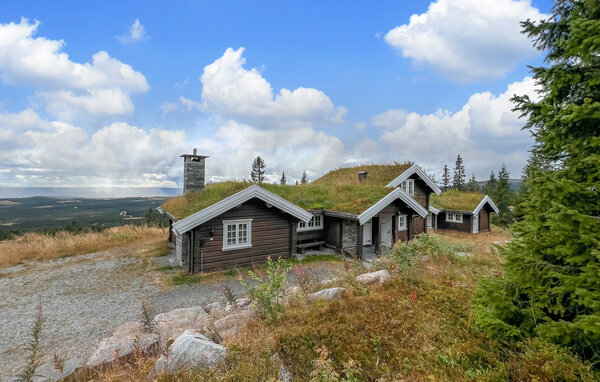 Verbringen Sie einen erholsamen Urlaub in diesem gemütlichen Ferienhaus mit Sauna und atemberaubendem Panoramablick.

Diese großzügige Hütte bietet Familien oder einer Gruppe von Freunden eine ide..