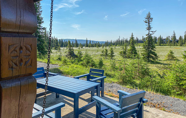 Vacation home Beautiful home in Sjusjoen