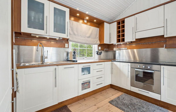 Semesterhus - Lødingen , Norge - N39238 6