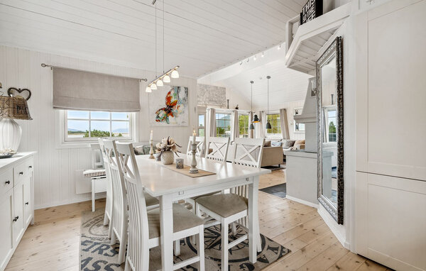 Semesterhus - Lødingen , Norge - N39238 404