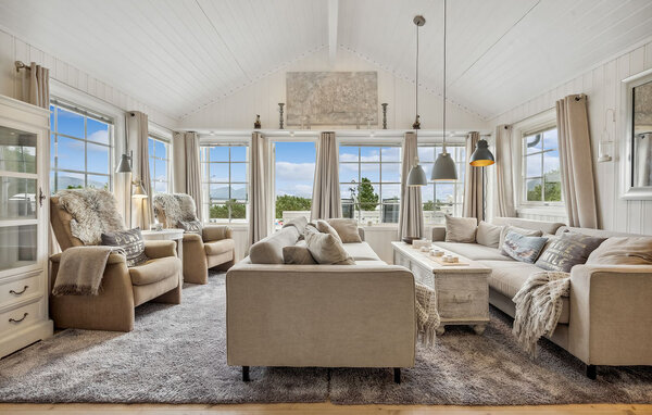 Semesterhus - Lødingen , Norge - N39238 3