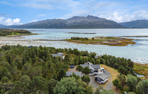 Semesterhus - Lødingen , Norge - N39238 84