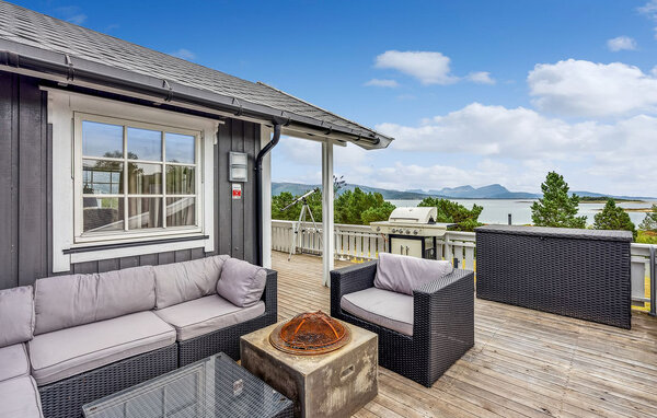 Semesterhus - Lødingen , Norge - N39238 2