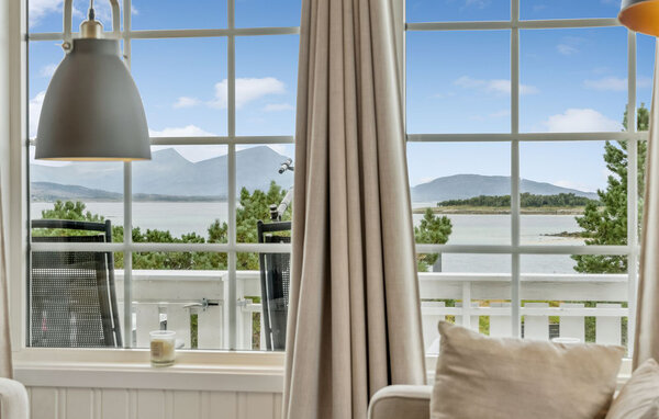 Semesterhus - Lødingen , Norge - N39238 201