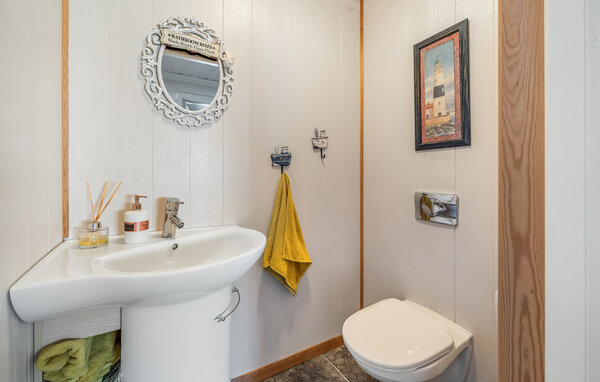 Semesterhus - Lyngdal , Norge - NVK261 703