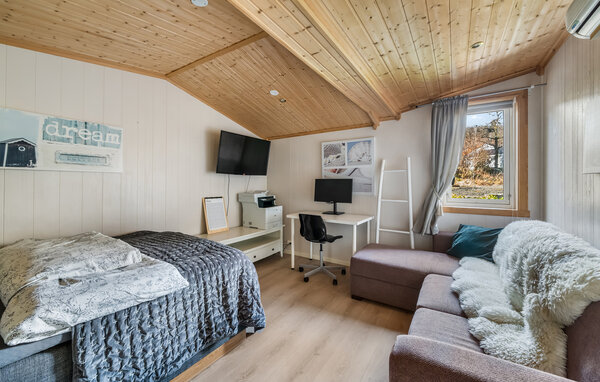 Semesterhus - Lyngdal , Norge - NVK261 603
