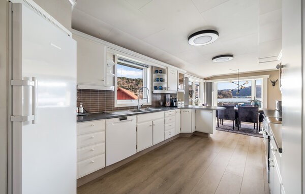 Semesterhus - Lyngdal , Norge - NVK261 402