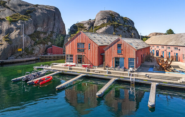 Genießen Sie entspannte Urlaubstage in diesem stilvollen Ferienhaus mit direktem Zugang zur Küste und Meerblick.

Verleben Sie einen wundervollen Urlaub in diesem modern ausgestatteten Ferienhaus, d..