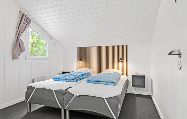 Semesterhus - Houstrup , Danmark - P42737 602