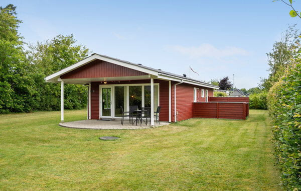 Geniet van gezellige dagen in dit charmante vakantiehuis aan het fjord.

Dit vriendelijke vakantiehuis nodigt je uit om het leven van alledag achter je te laten en tot rust te komen in het lichte inte..