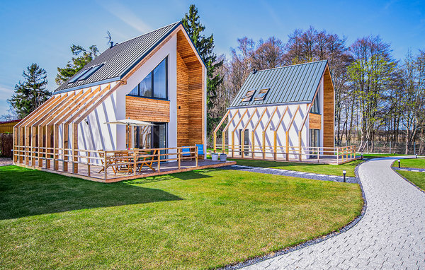 Modernes, lebensfrohes Ferienhaus im beliebten Urlaubsort an der Ostsee.

Willkommen in Leba, in schöner Lage am Meer, am Fluss und bei Seen. Hier finden Sie neben Stränden und Geschäften verschied..