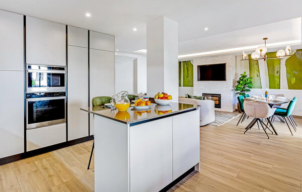 Holiday Home - Algarve , Portugal - PTS120 912