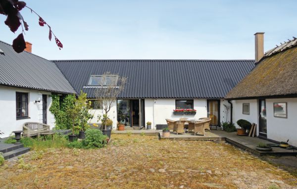 dejtingsajt sverige wiki Bo Lindman frn Kisa Turistbyr visar kulturreservatet Smedstorps dubbelgrd i den naturskna Ydrebygden. Hr finns vlbevarade ntdejting happy pancake xoai Sommarvisning: Smedstorps