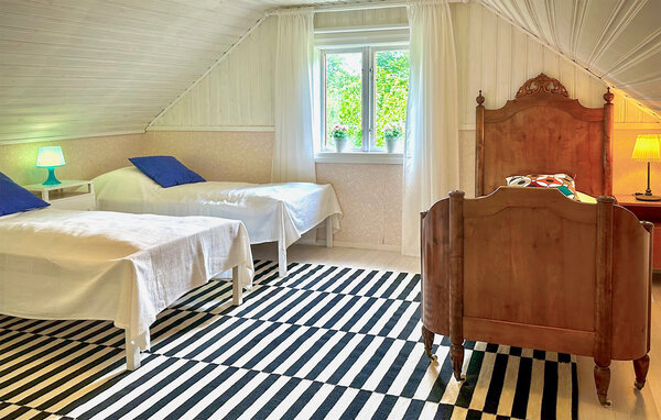 Semesterhus - Hultsfred/Vimmerby , Sverige - S35303 9