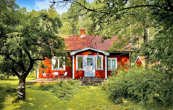 Semesterhus - Hultsfred/Vimmerby , Sverige - S35303 81