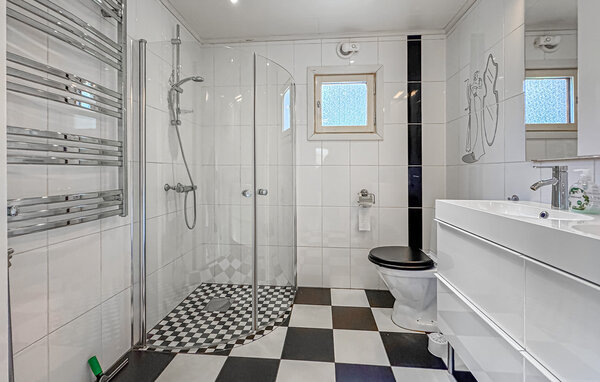 Semesterhus - Hultsfred/Lönneberga , Sverige - S35763 701