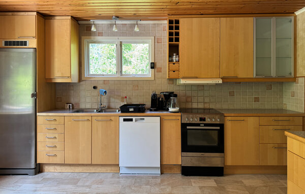 Semesterhus - Hultsfred/Lönneberga , Sverige - S35763 6