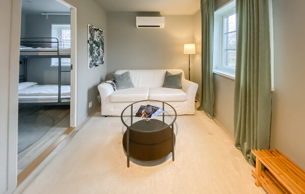 Semesterhus - Färjestaden/Långrälla , Sverige - S41933 2