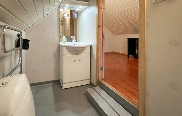 Semesterhus - Östra Frölunda , Sverige - S50887 701