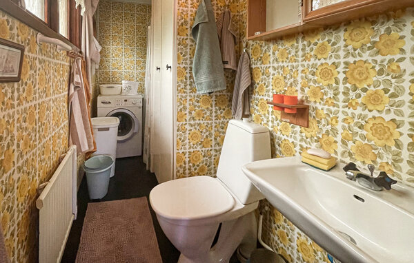 Semesterhus - Ekefors/Rönnbacka , Sverige - S50893 701