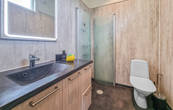Semesterhus - Vänersnäs/Gaddesanna , Sverige - S50907 701