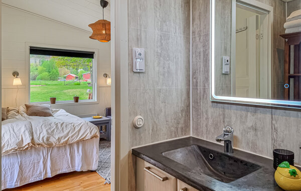 Semesterhus - Vänersnäs/Gaddesanna , Sverige - S50907 703