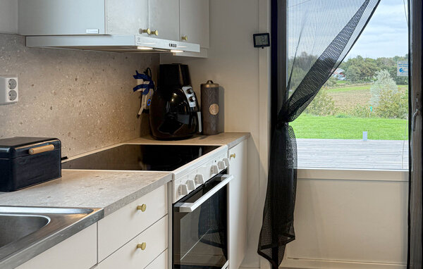 Holiday Home - Grebbestad , Sweden - S54670 401