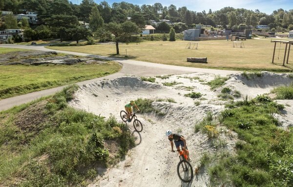 Apartman - Tjörnbro Arena , Svedska - S54705 902