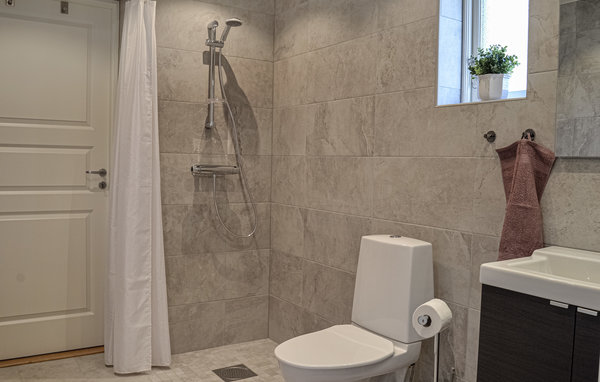 Semesterhus - Strängnäs , Sverige - S67145 702