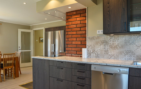 Semesterhus - Strängnäs , Sverige - S67145 401