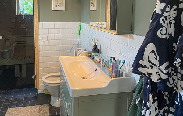 Semesterhus - Eskilstuna , Sverige - S67258 701