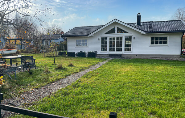 Semesterhus - Eskilstuna , Sverige - S67258 1