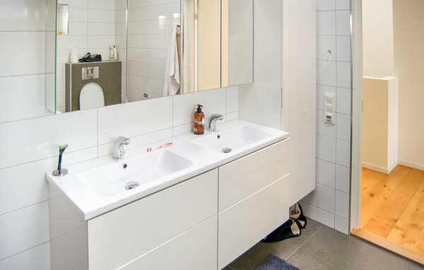 Semesterhus - Nacka , Sverige - S70579 704