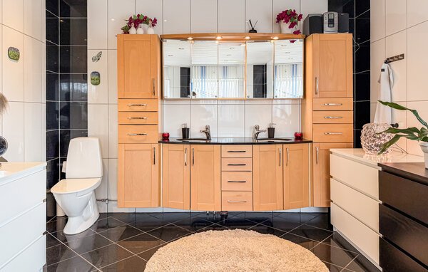 Semesterhus - Bergsäng/Ekshärad , Sverige - S73611 701