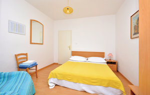 Photo of Apartment In Sucuraj, Apartment In Sucuraj
