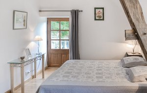 Photo of House In Cravant Les Côteaux, House In Cravant Les Côteaux